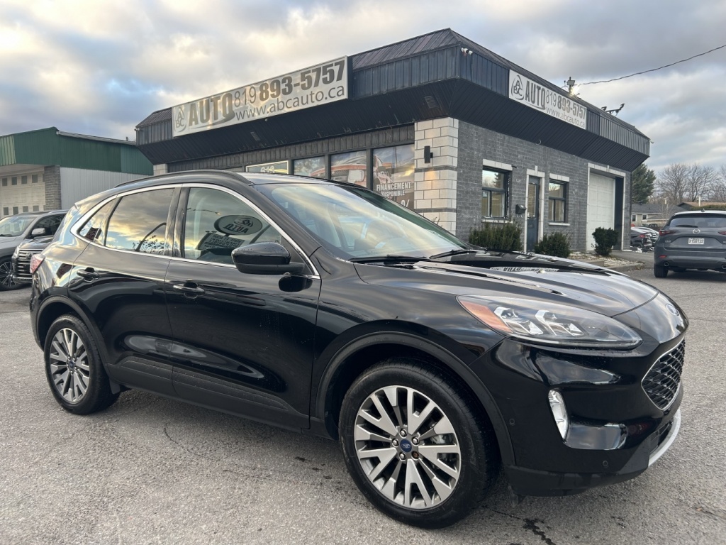 2021 Ford Escape Titanium AWD Leather Navi Backup Camera Parking Se