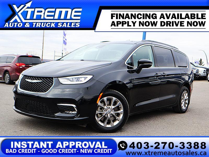 2022 Chrysler Pacifica Touring L AWD   - NO FEES!