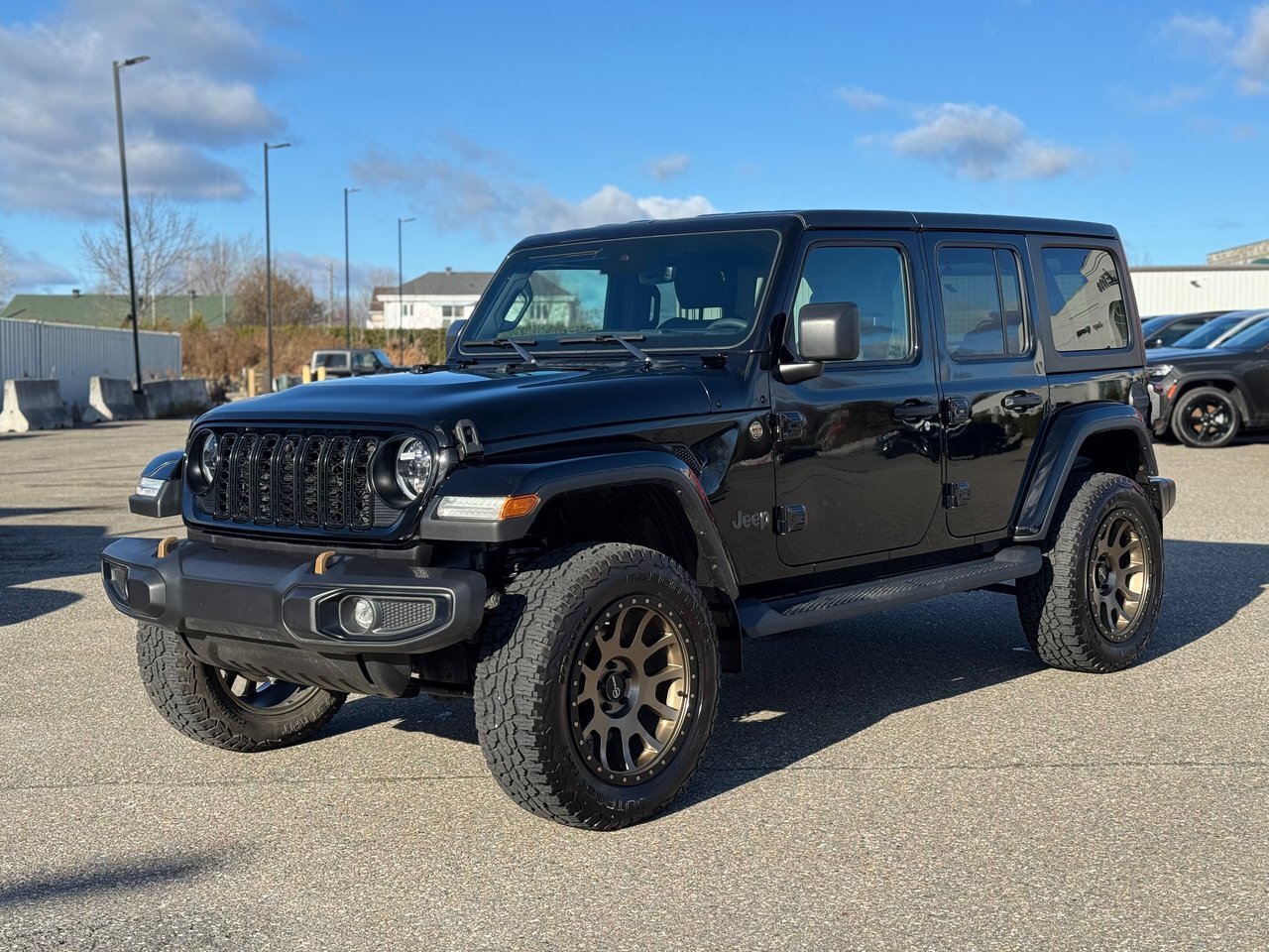 2024 Jeep Wrangler SAHARA 4X4 // TEMPS FROID // 2 TOITS | TRAILER HIT