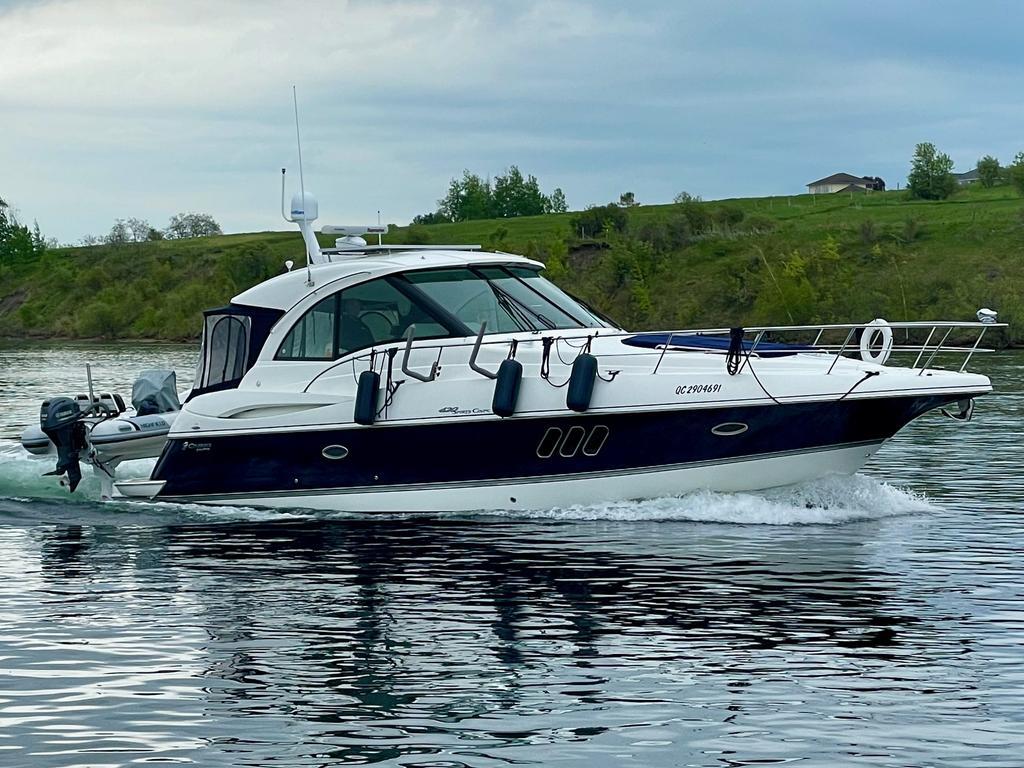 2011 Cruisers Yachts Sports Coupe 420 