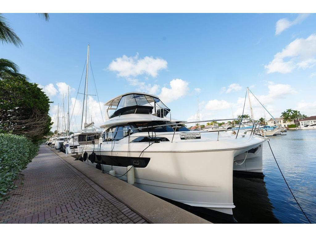 2023 Aquila 44 YACHT 