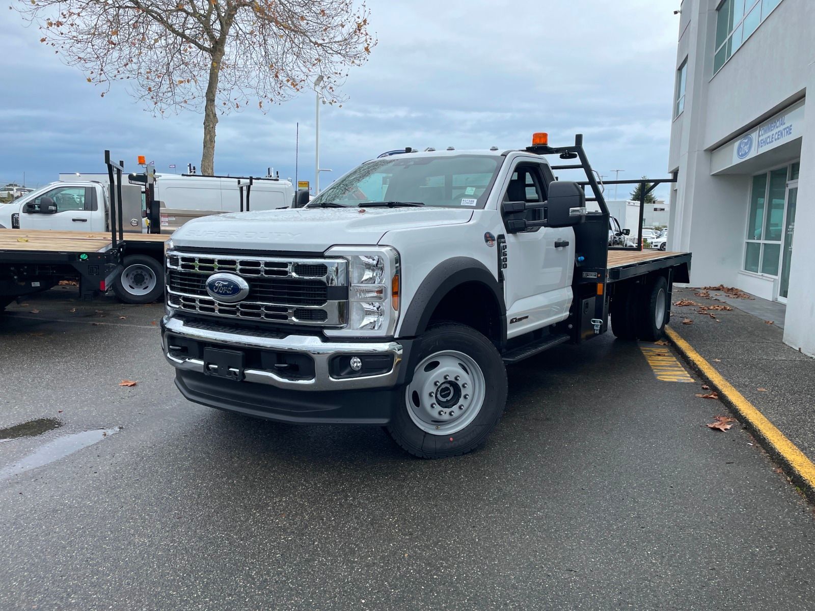 2024 Ford Super Duty F-600 DRW XLT - FLAT DECK