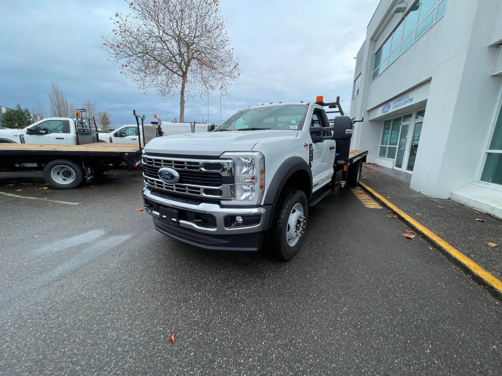 2024 Ford Super Duty F-600 DRW XLT - FLAT DECK