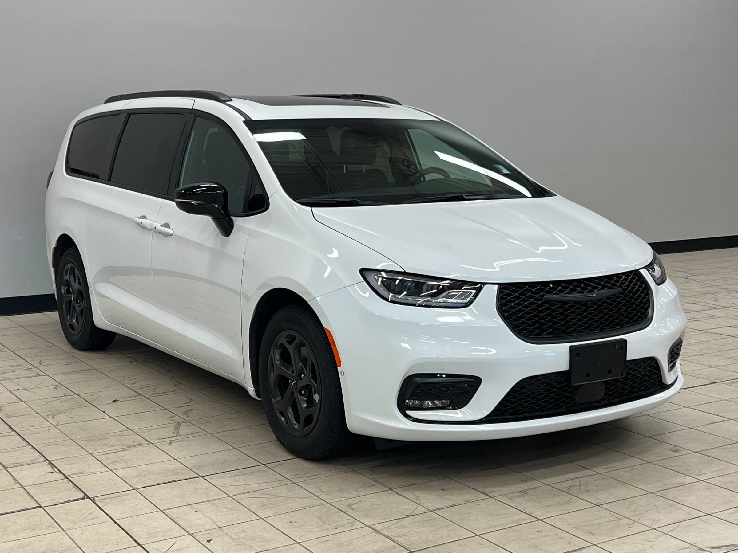 2024 Chrysler Pacifica Hybrid Select