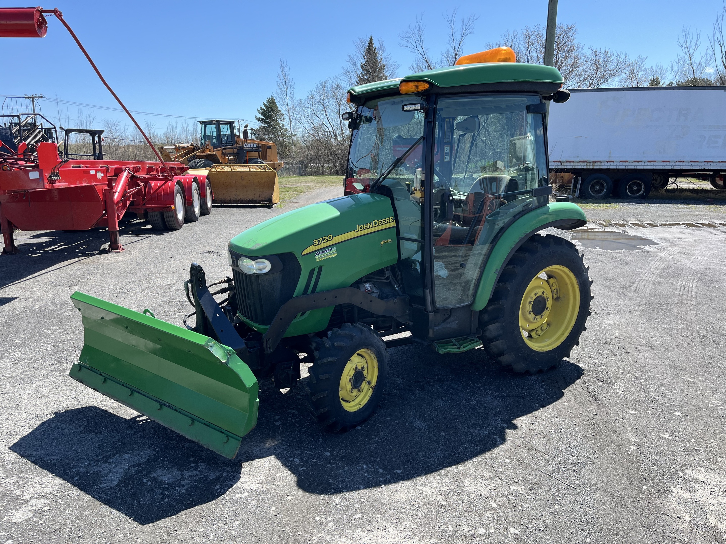 2010 John Deere 3720 TWO WAY FRONT BLADE