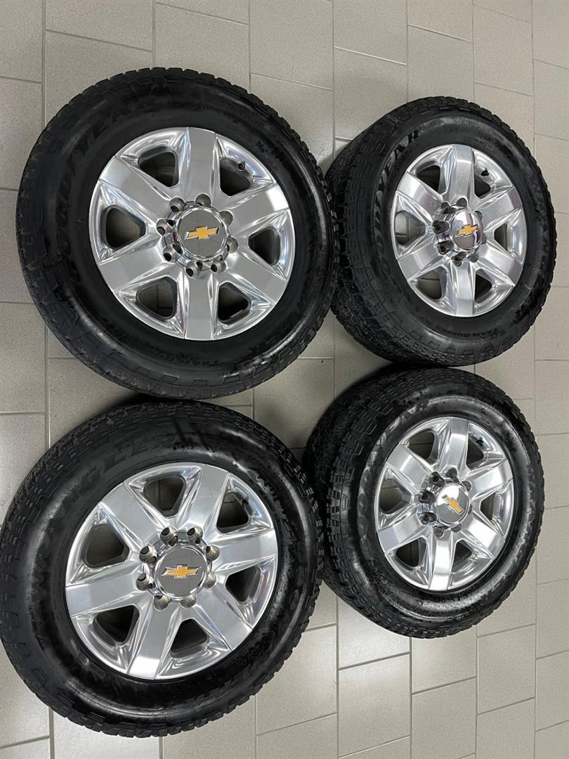 2021 Chevrolet SILVERADO 2500HD LT275-65-R20 GOODYEAR HOMOLOGUÉ 4 SAISONS MAGS 20P