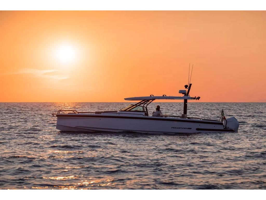 2025 Axopar 37 SUN-TOP 