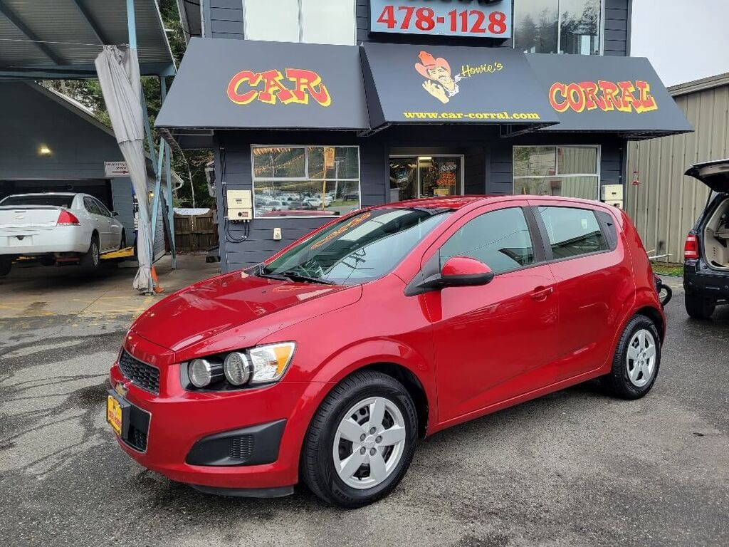 2013 Chevrolet Sonic LS Hatchback 