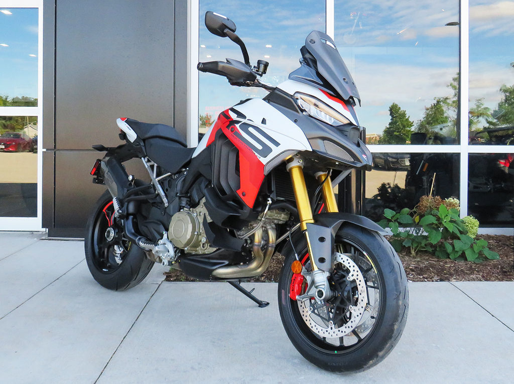 2025 Ducati Multistrada V4 RS 