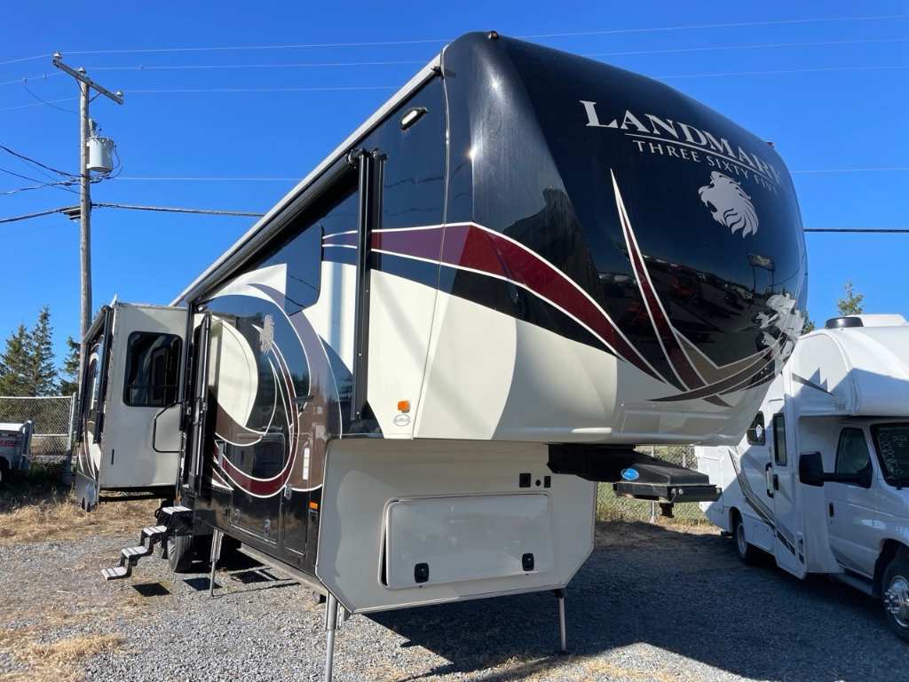 2018 Heartland Oshkosh 