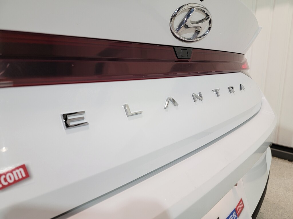 Hyundai Elantra 2021