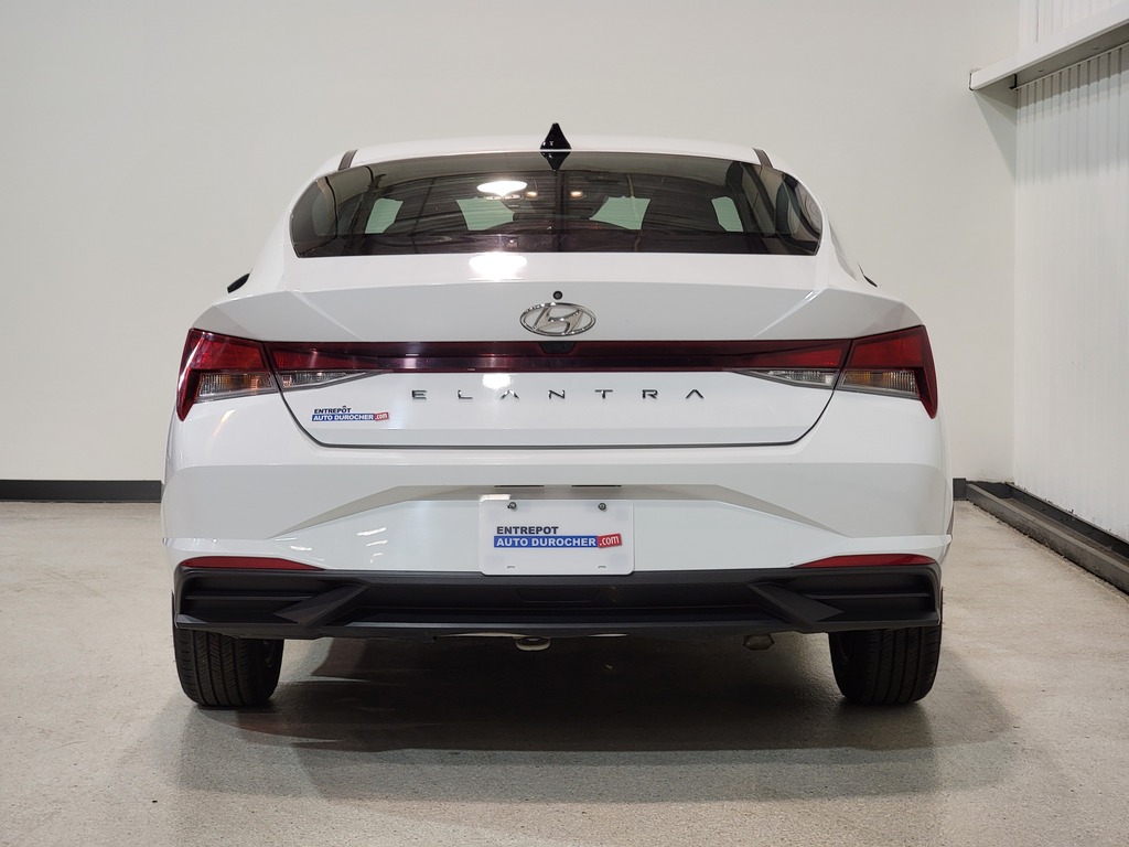 Hyundai Elantra 2021