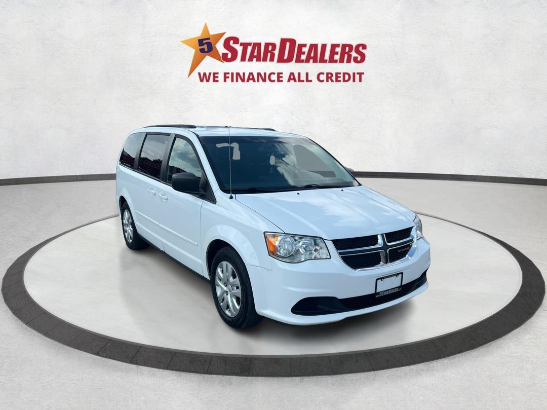 White 2016 Dodge Grand Caravan Minivan Front-Wheel Drive Automatic