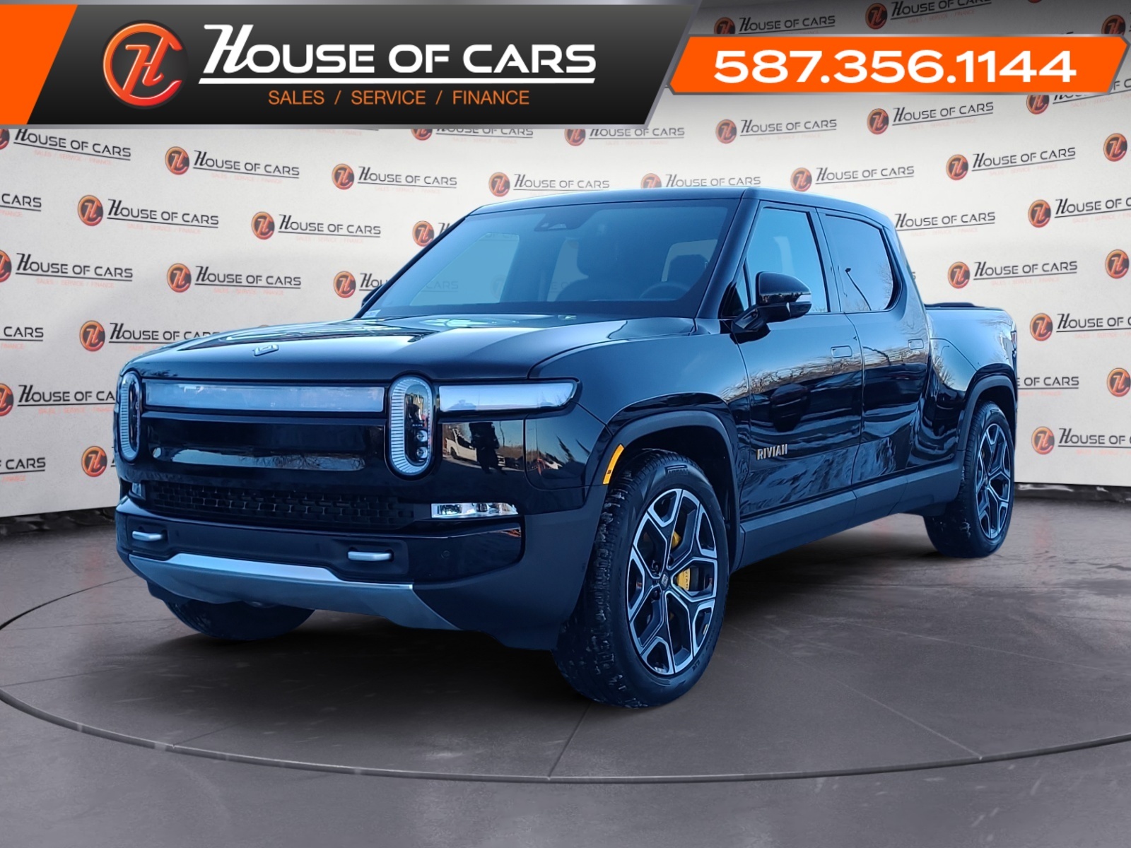 2024 Rivian R1T Adventure / Quad-Motor / Large Pack / ONE OWNER