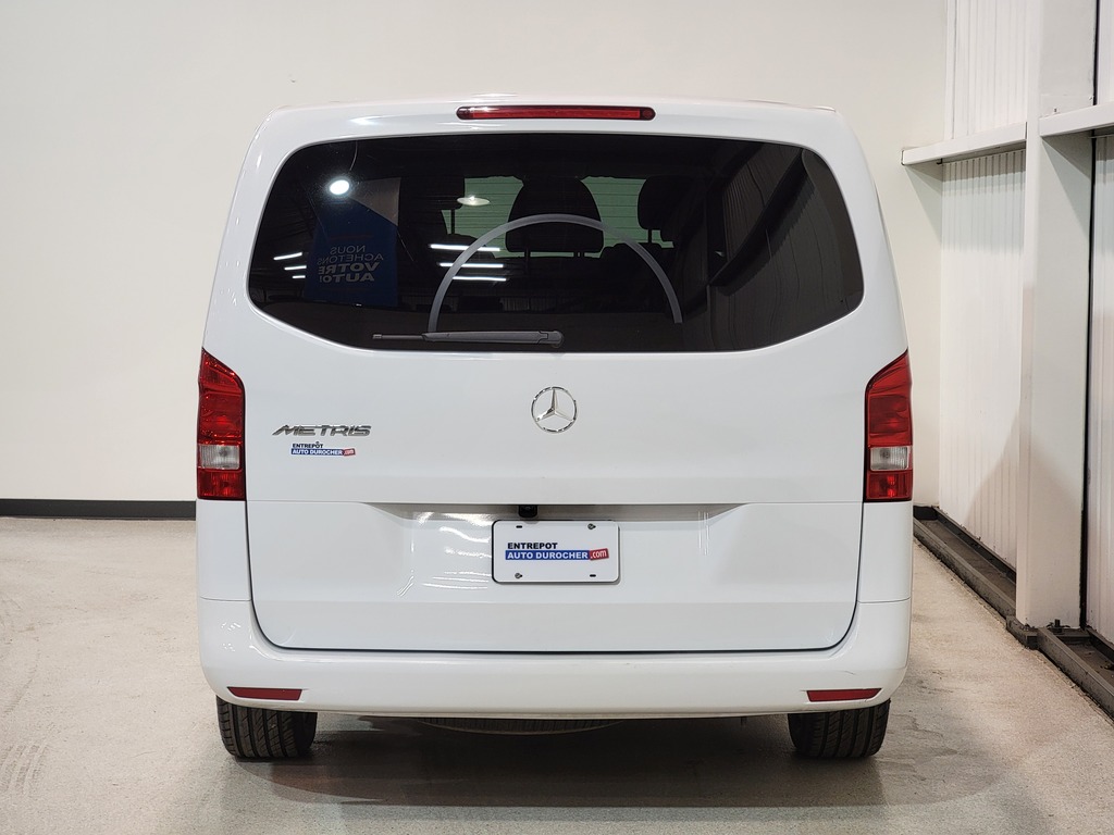 Mercedes-Benz Metris Passenger Van 2022