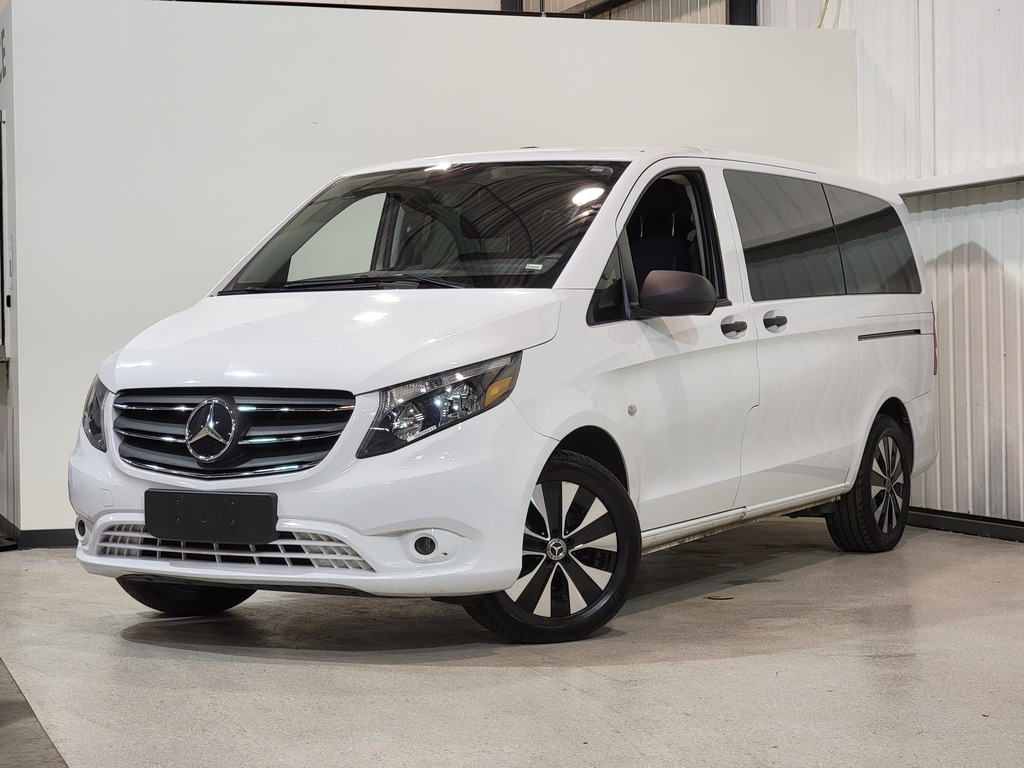 Mercedes-Benz Metris Passenger Van 2022