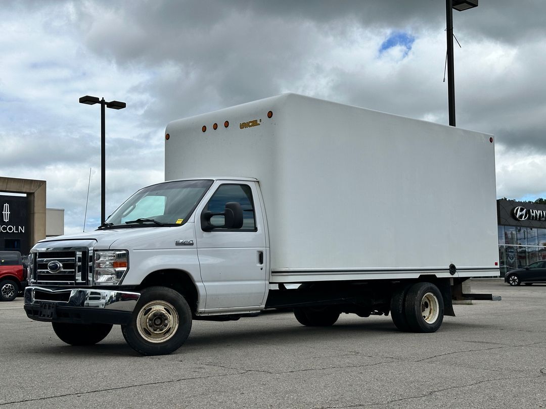 2019 Ford E-Series Cutaway 16ft Cube Box