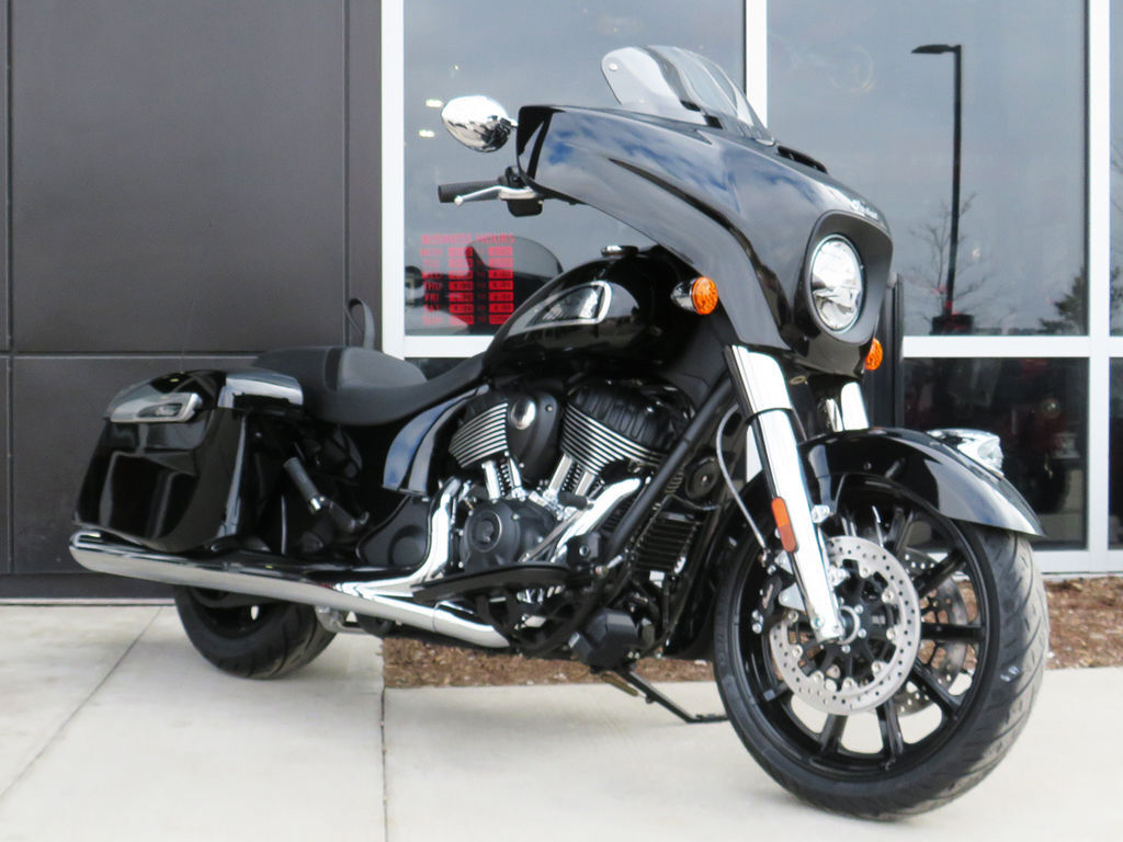2024 Indian Motorcycles Chieftain® Black Metallic 
