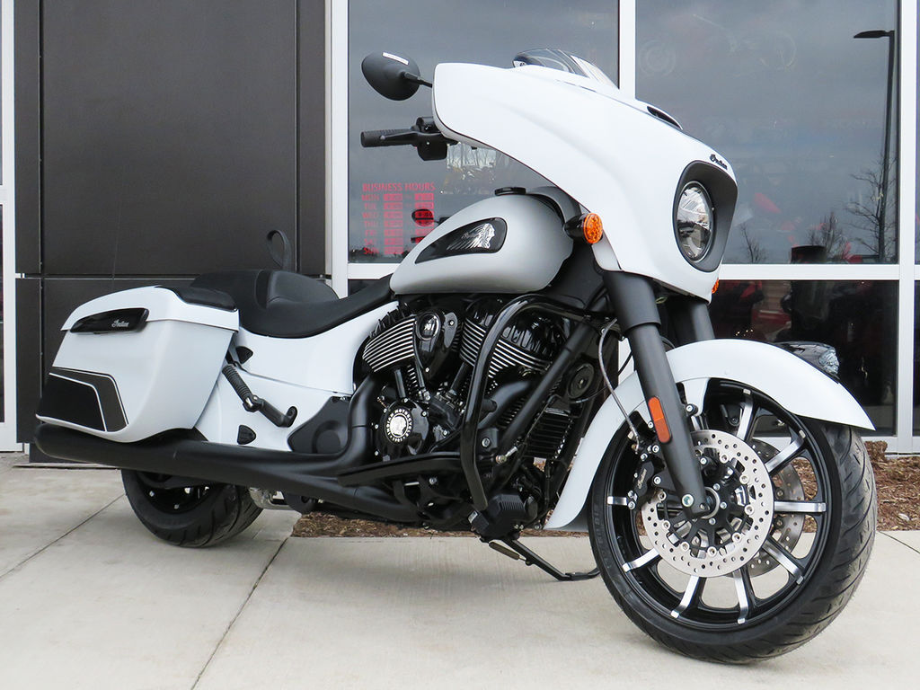 2024 Indian Motorcycles Chieftain Dark Horse w/Powerband Audio Pkg Ghos... 