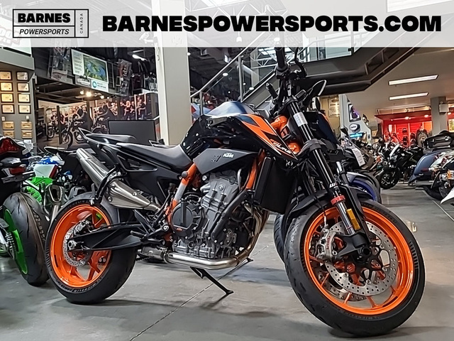 2023 KTM Duke 890 R