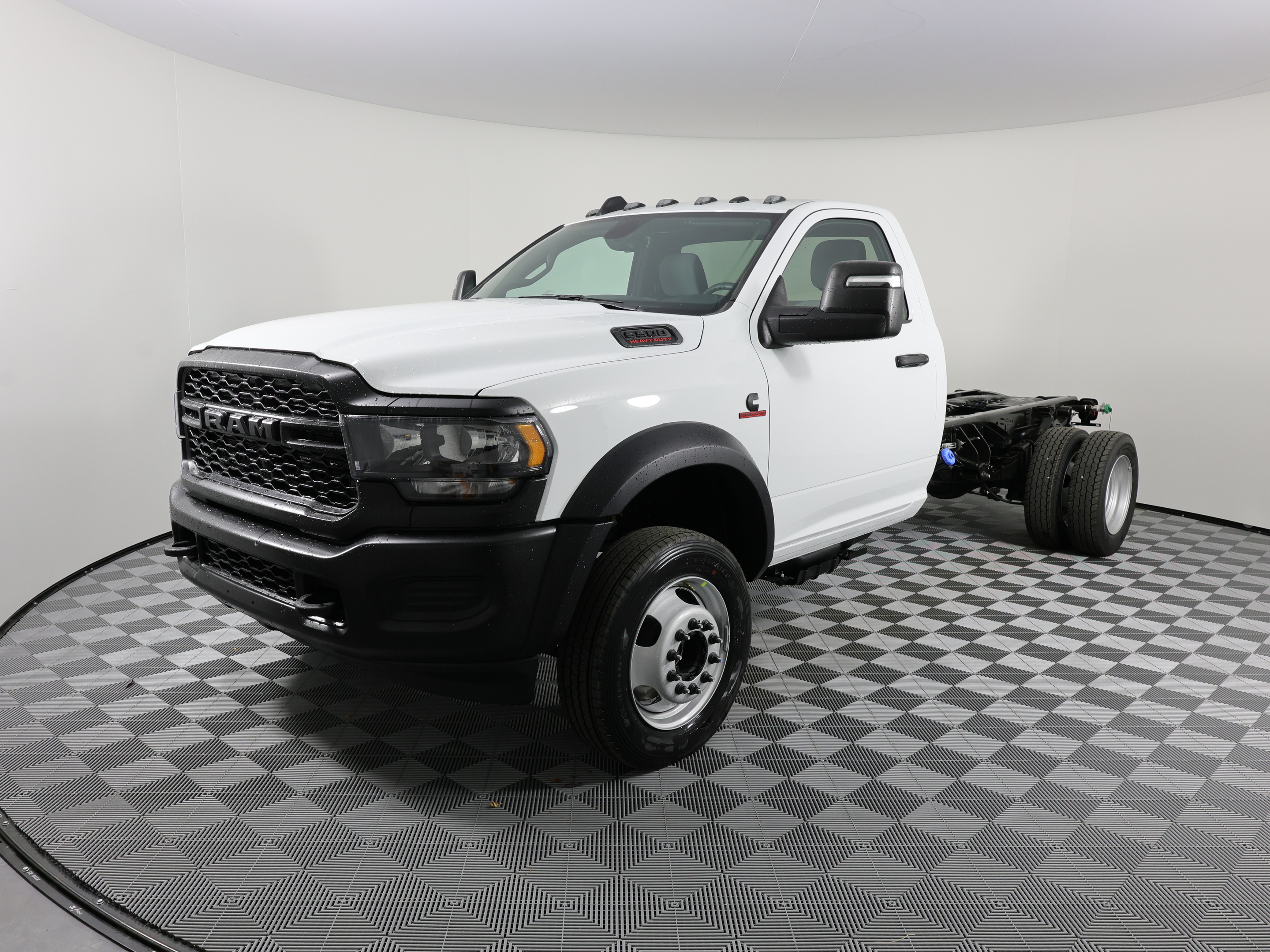 2024 Ram 5500 Tradesman Reg Cab (84-INCH CA)