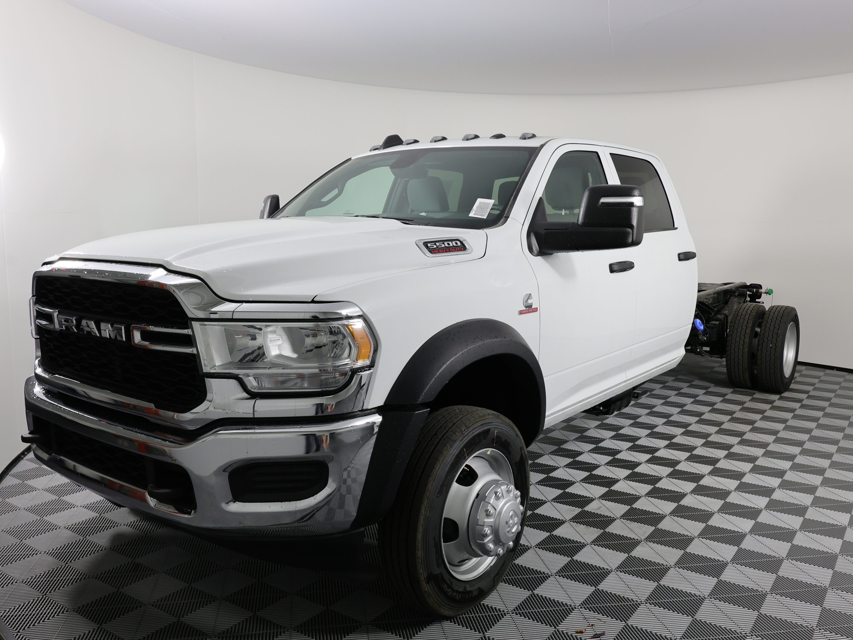 2024 Ram 5500 Tradesman Crew Cab (84-INCH CA)