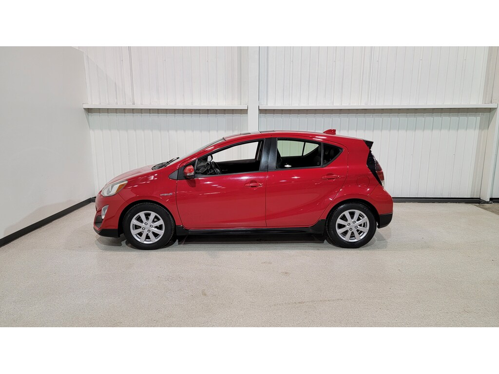 Toyota Prius c 2017