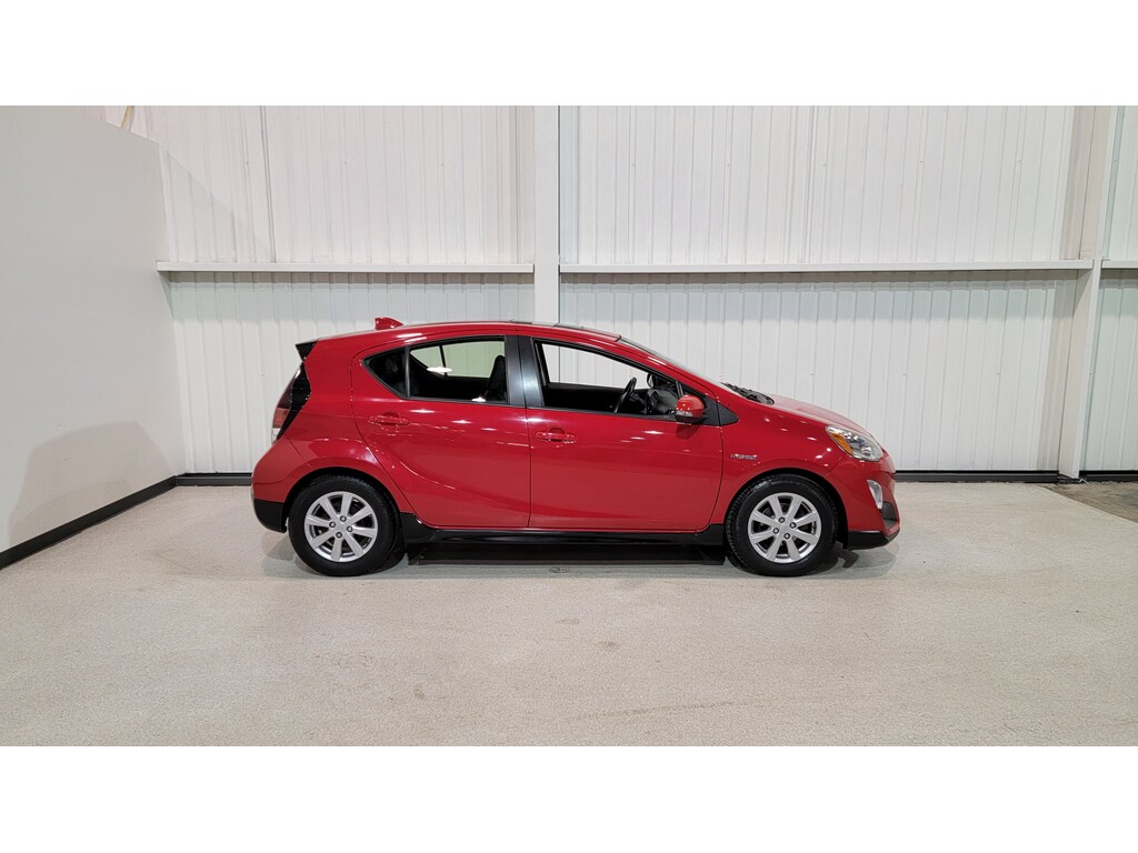 Toyota Prius c 2017