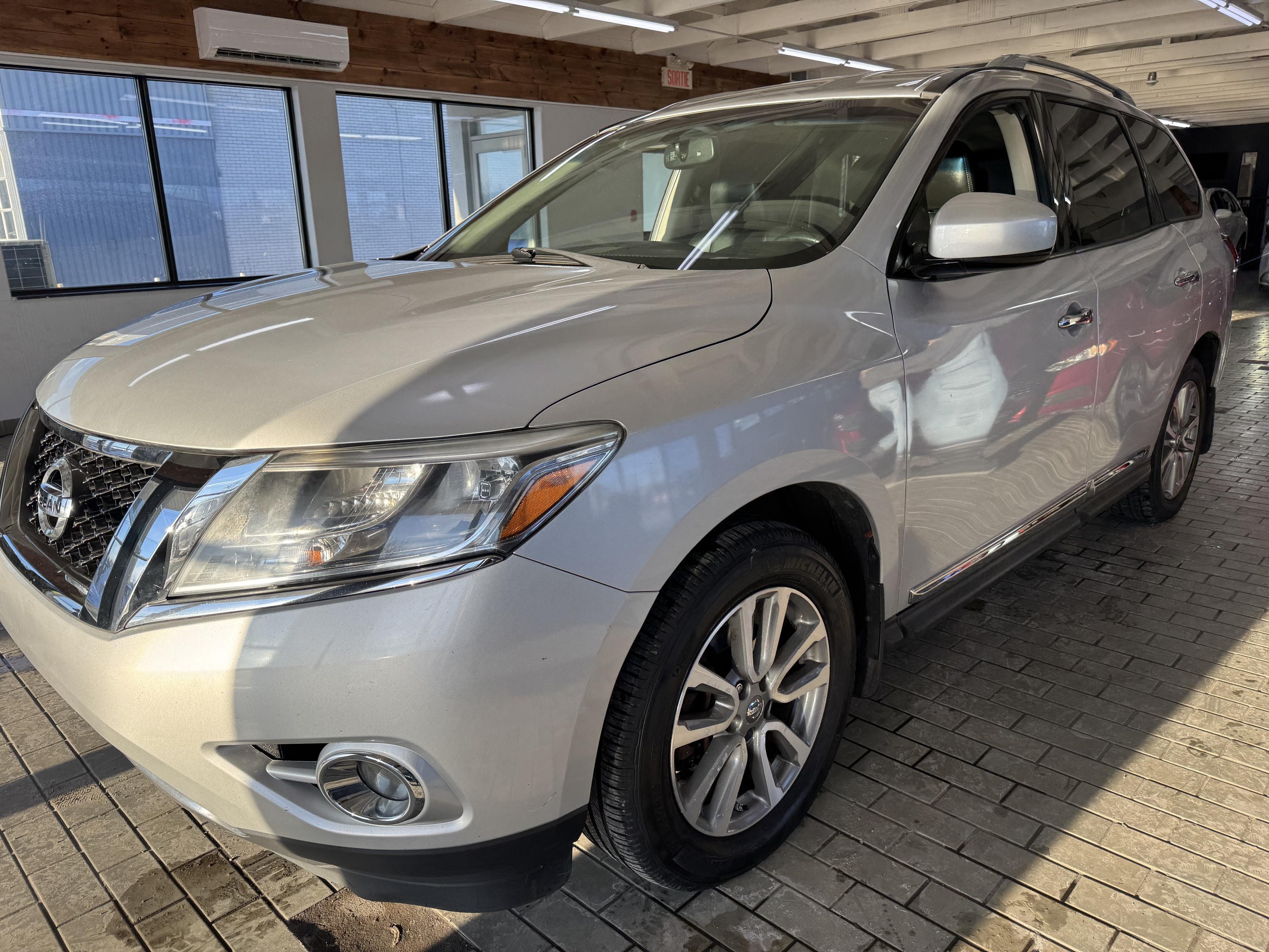 2014 Nissan Pathfinder 2WD 4dr SL