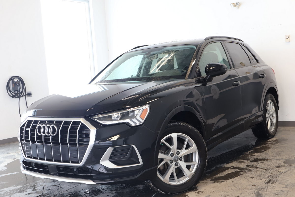 2021 Audi Q3 Komfort Quattro Toit-Panoramique | Low KM | / | Ba