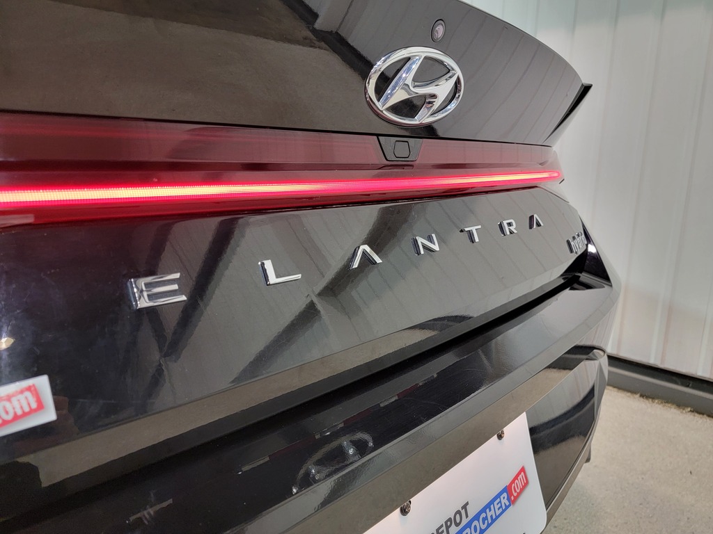 Hyundai Elantra Hybrid 2021