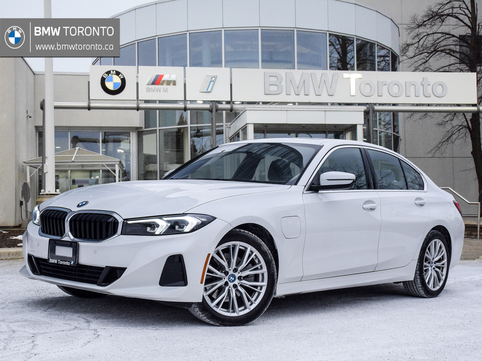 2024 BMW 3 Series Plug-In HYBRID DEMO SAVINGS