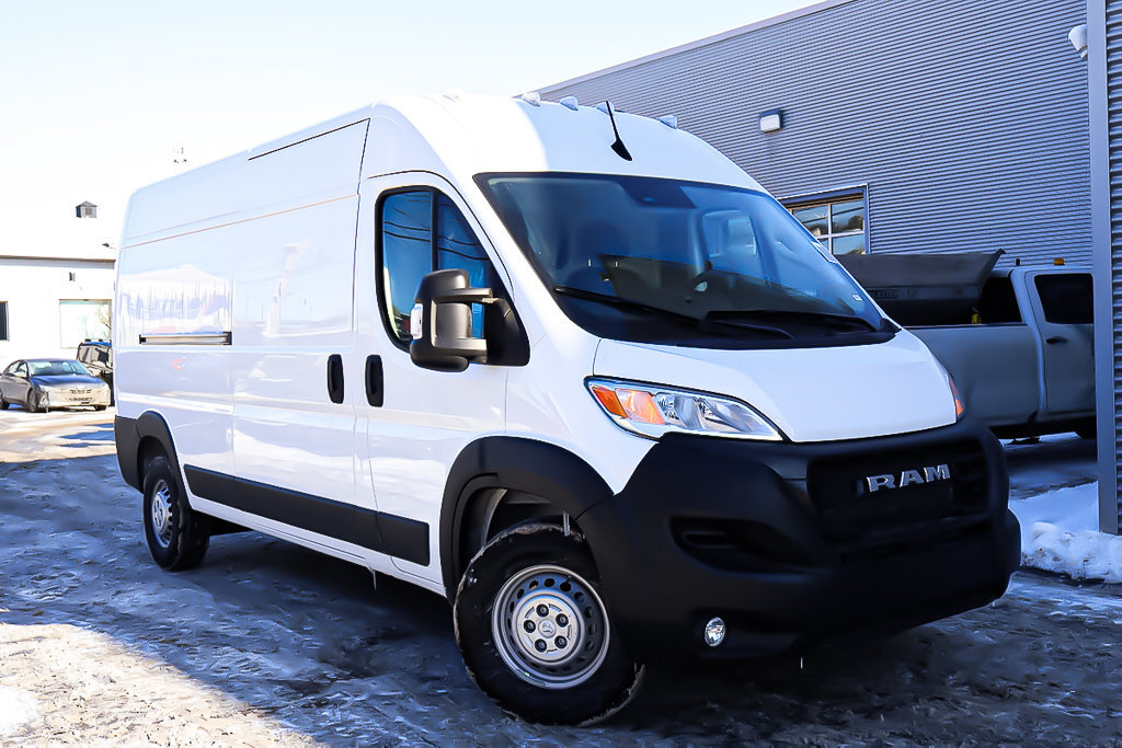 2025 Ram PROMASTER CARGO VAN 2500 TRADESMAN W/ PASS SEAT HITCH/TEMPS FROID/COMMODITÉ