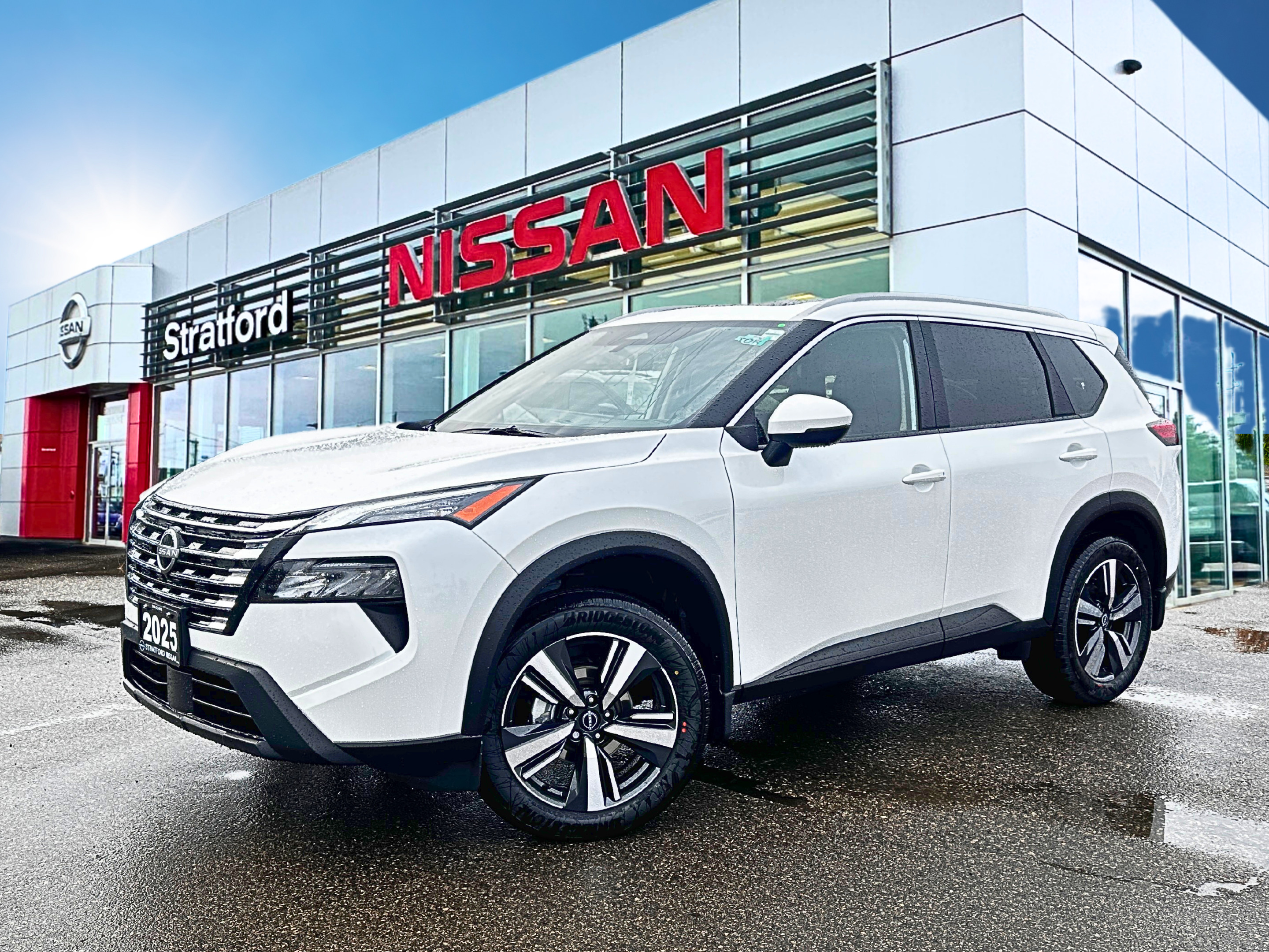 2025 Nissan Rogue SV | AWD | MOONROOF | COLLISION WARNING