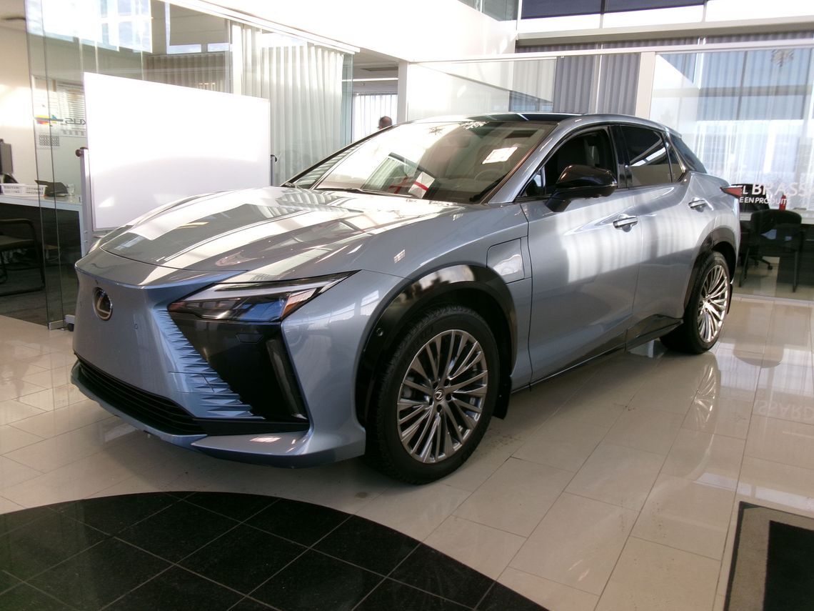 2023 Lexus RZ 450e Exécutif