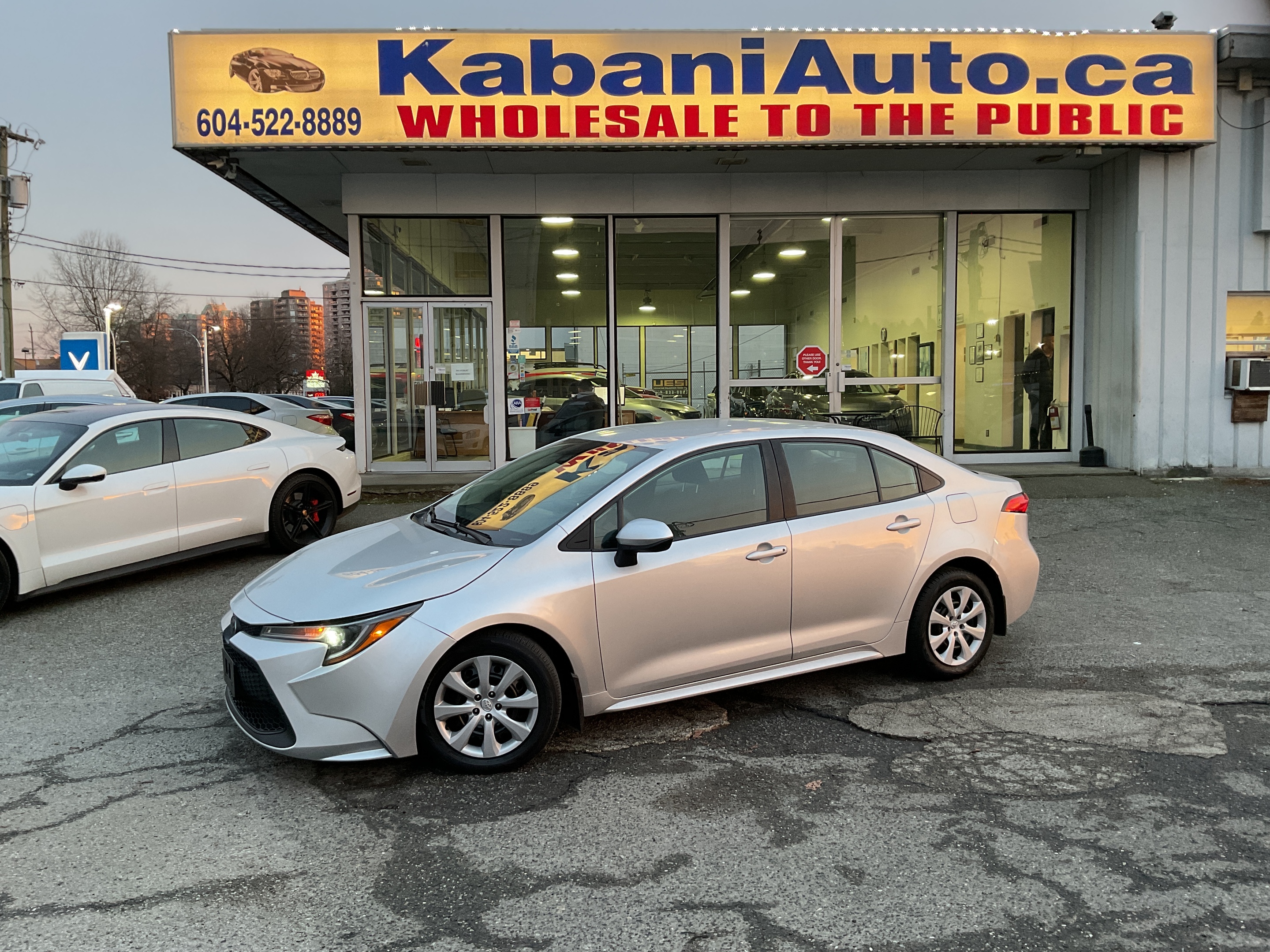 2020 Toyota Corolla Car play & Back up Camera!  Financing Available!