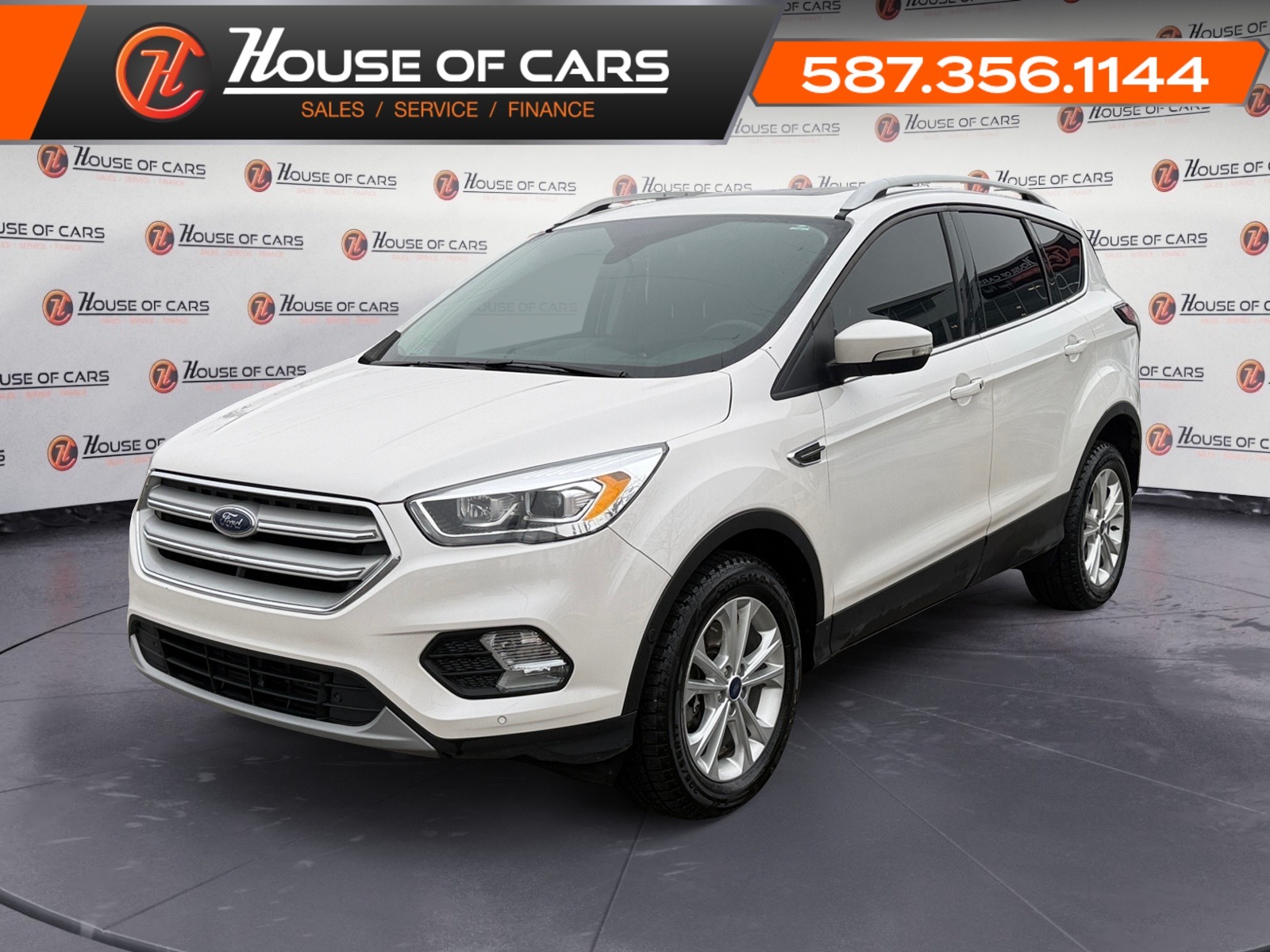 2018 Ford Escape Titanium / Parking Sensors / Heated Seats