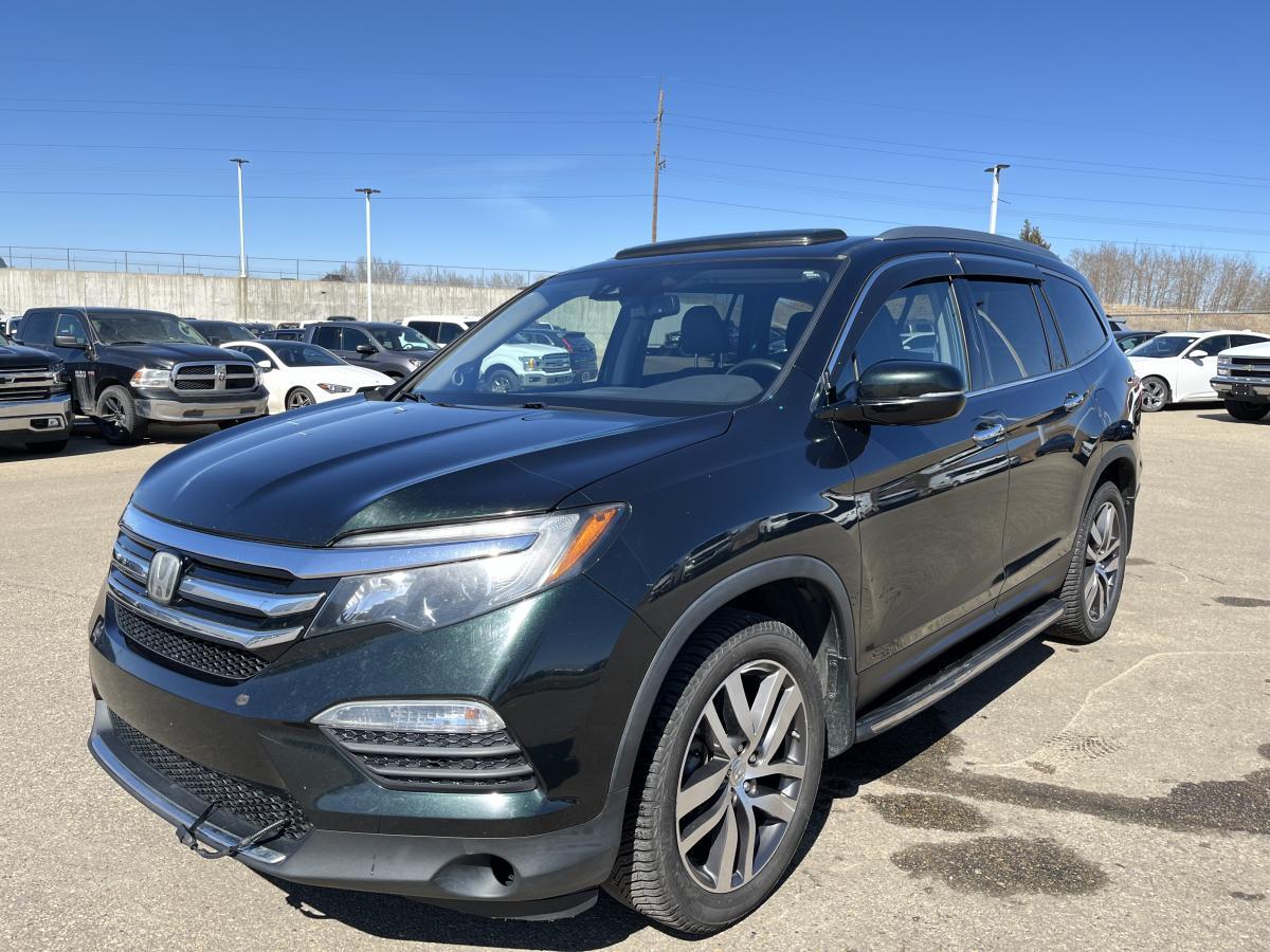 2016 Honda Pilot Touring AWD | HEATED SEATS | ONE OWNER | MOONROOF