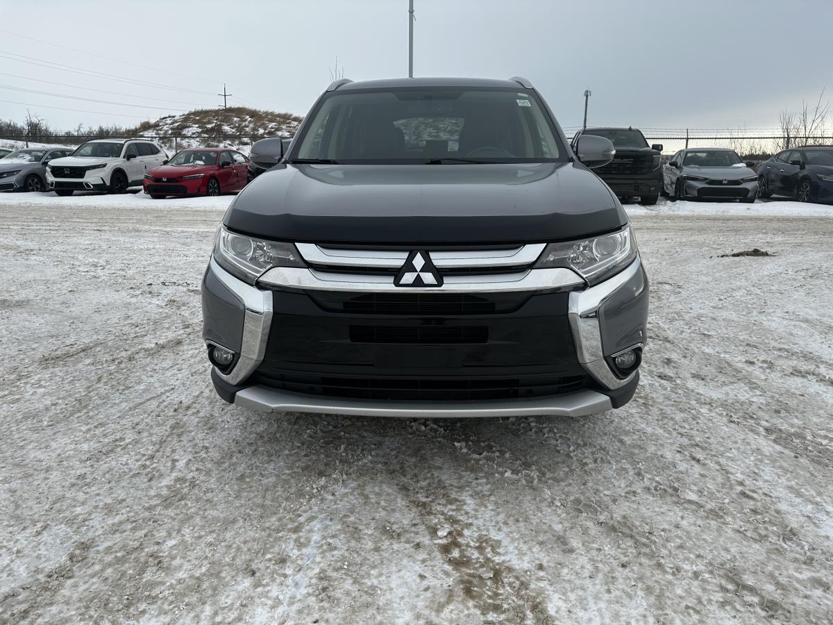 2016 Mitsubishi Outlander AWC ES | | REMOTE START | HEATED LEATHER | LOW KMS