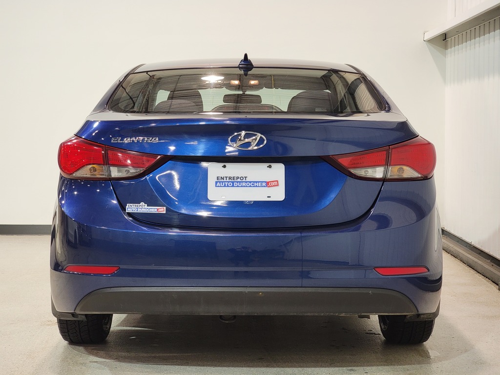 Hyundai Elantra 2016