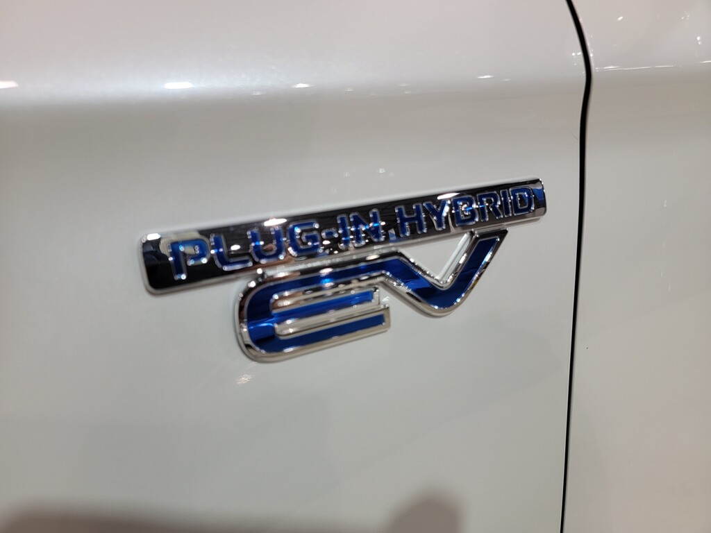 Mitsubishi Outlander PHEV 2022