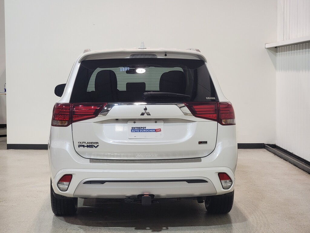 Mitsubishi Outlander PHEV 2022