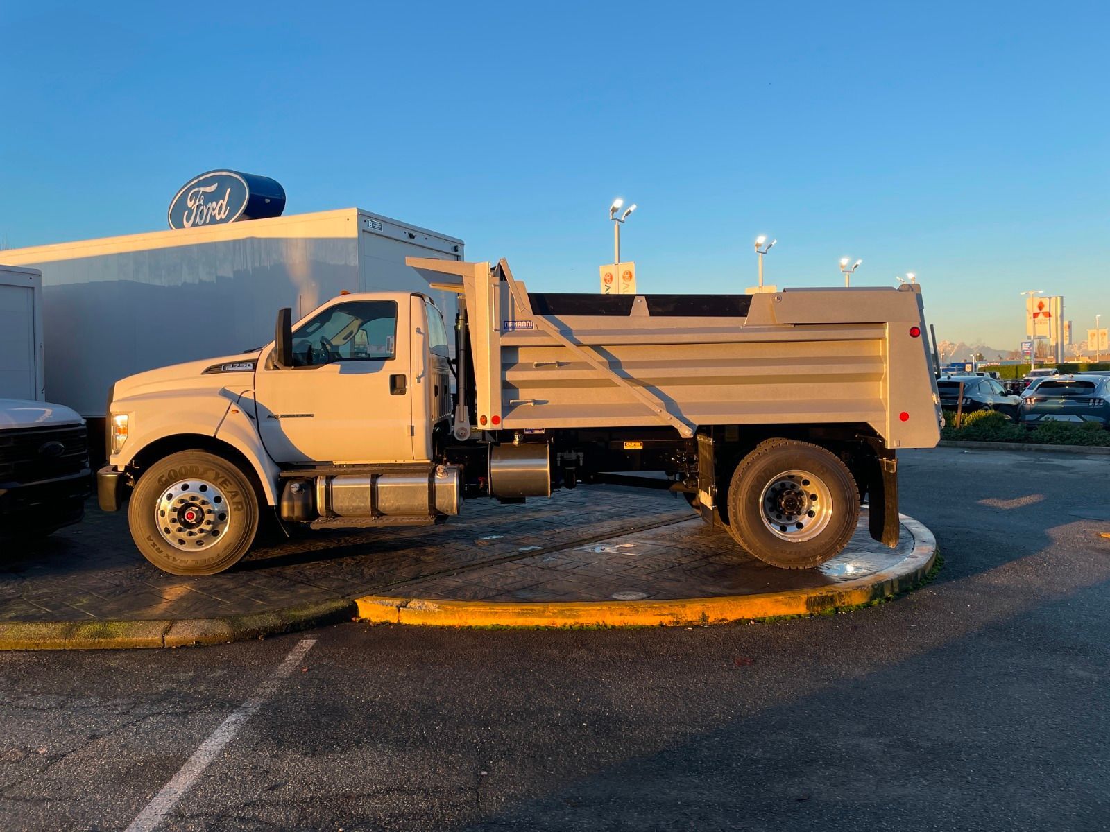 2025 Ford Super Duty F-750 Straight Frame NAHANNI DUMP BODY
