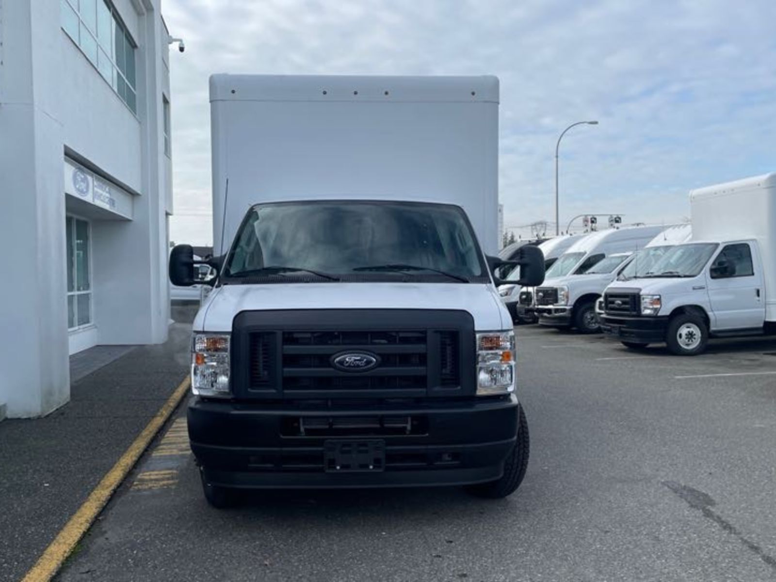 2024 Ford E-Series Cutaway E-450 DRW 158 WB