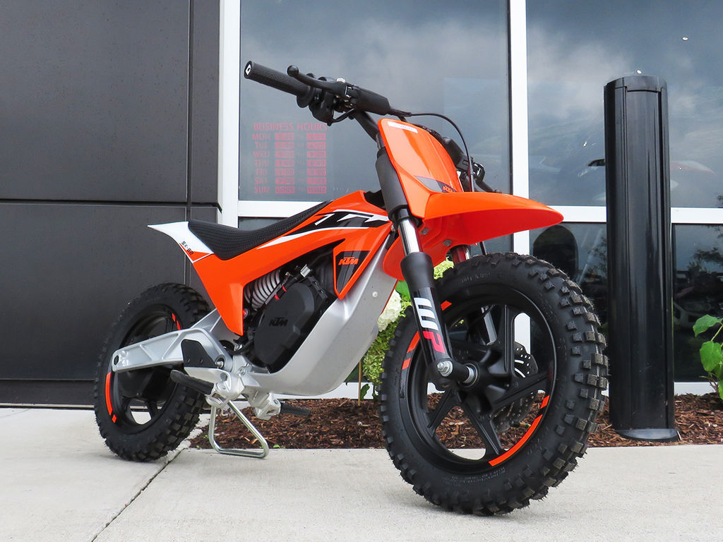 2025 KTM SX-E 2 