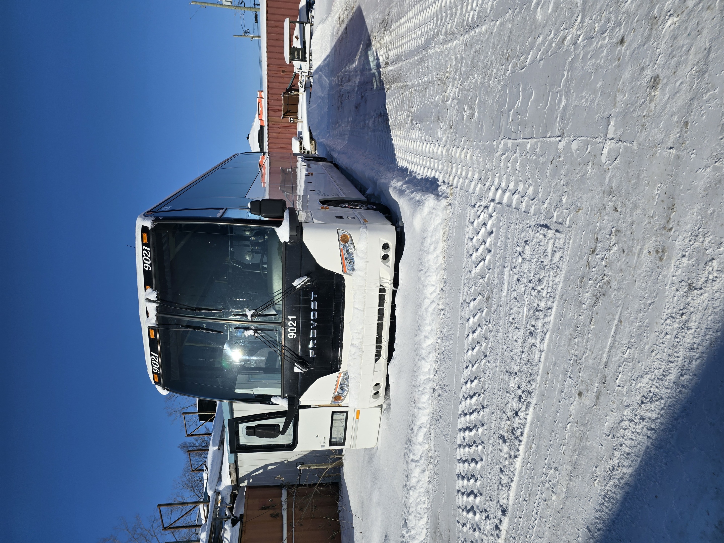 2009 Prevost H3-45  H3-45 PREVOST 2009  $ 184 K LOW MILEAGE NEW PAINT