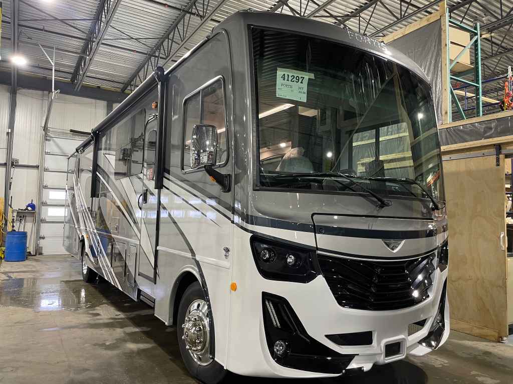 2024 Fleetwood Fortis 36Y ESSENCE 