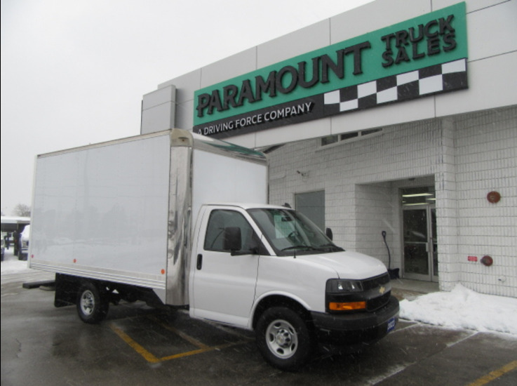 2023 GMC Savana 3500 GAS WITH 14 FT ALUMINUM CUBE VAN & ROLL OUT RAMP