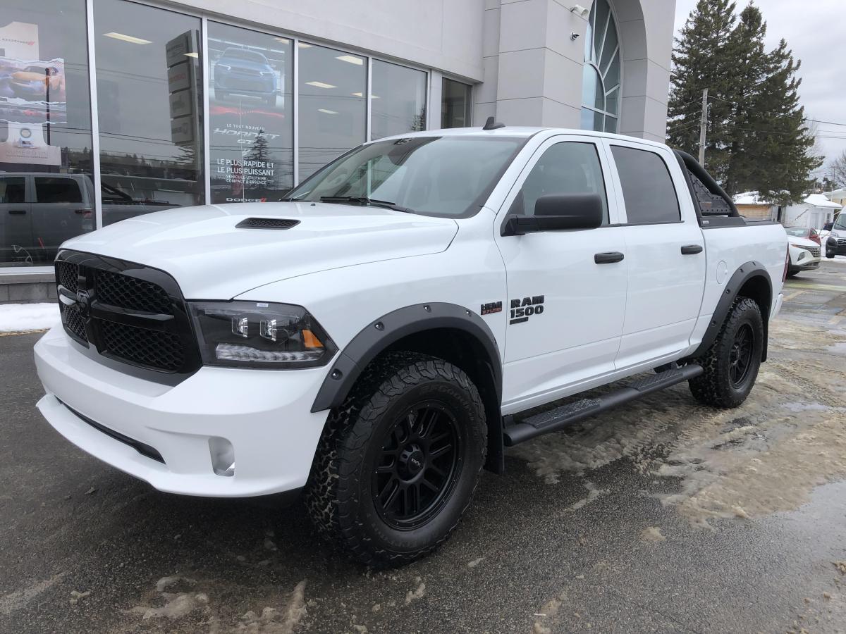 2023 Ram 1500 Classic Express Crew Cab 4x4  ++ GARANTIE 10 ANS ++