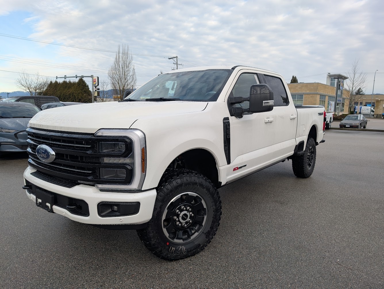 2025 Ford F-350 SUPER DUTY Platinum Tremor - Demo Vehicle